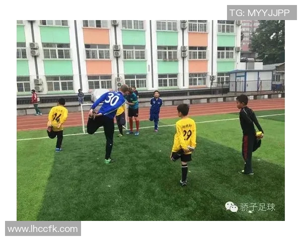 五年级孩子如何培养足球球星球感与球场表现的有效方法与技巧 五年级孩子如何培养足球球星球感与球场表现的有效方法与技巧