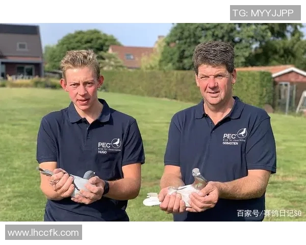 白人足球球星帅哥颜值与实力并存绿茵场上尽显王者风采 白人足球球星帅哥颜值与实力并存绿茵场上尽显王者风采