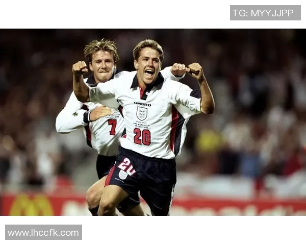 足球传奇席丹的辉煌生涯与经典瞬间回顾视频 足球传奇席丹的辉煌生涯与经典瞬间回顾视频