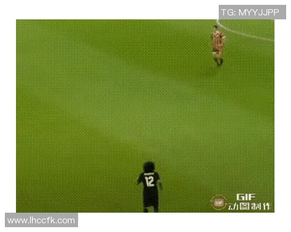 足球场球星停球技巧解析如何提高停球精准度和控制力 足球场球星停球技巧解析如何提高停球精准度和控制力